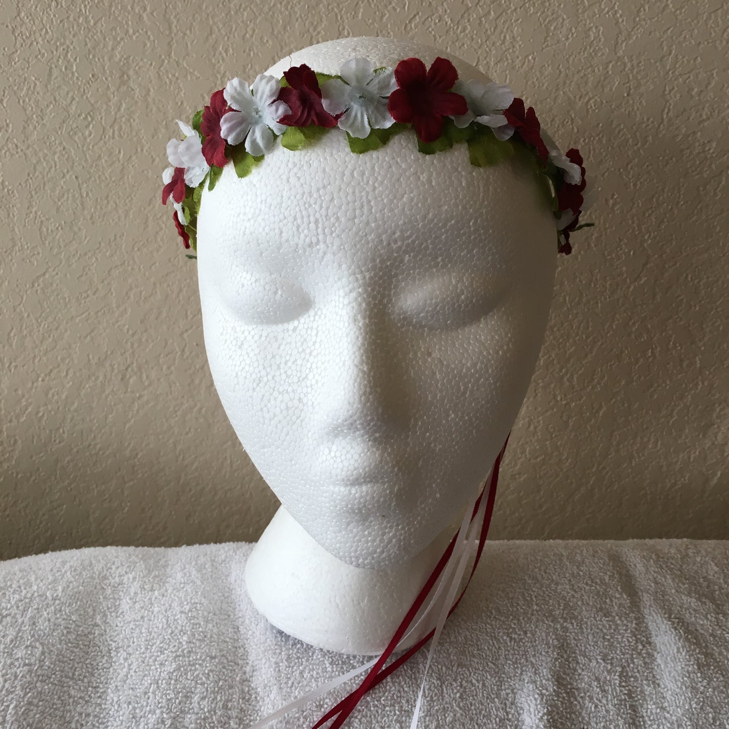 Extra Small Wreath - Burgundy & white flowers