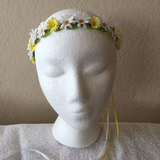 Extra Small Wreath - White & yellow daisies