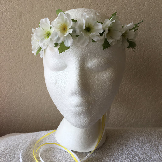 Extra Small Wreath - White fluffy flowers +