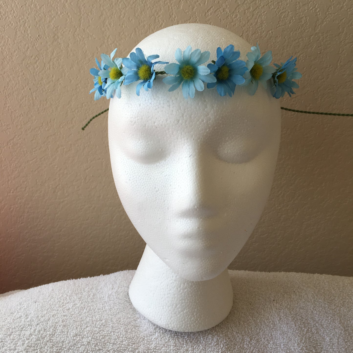 Extra Small Wreath - Light blue daisies w/ yellow fuzzy centers +