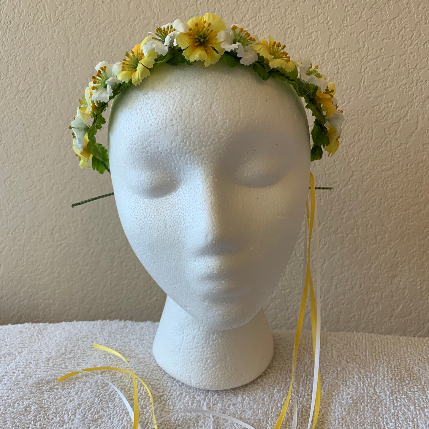 Extra Small Wreath -White & yellow flowers +
