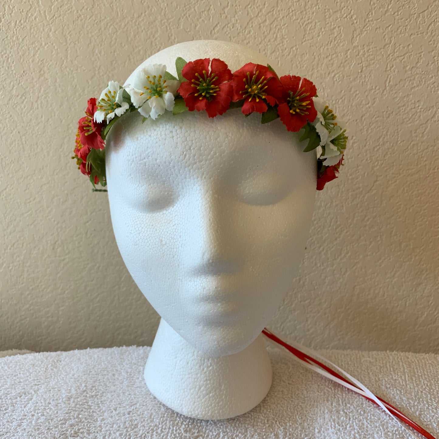 Extra Small Wreath - Red & white flowers +