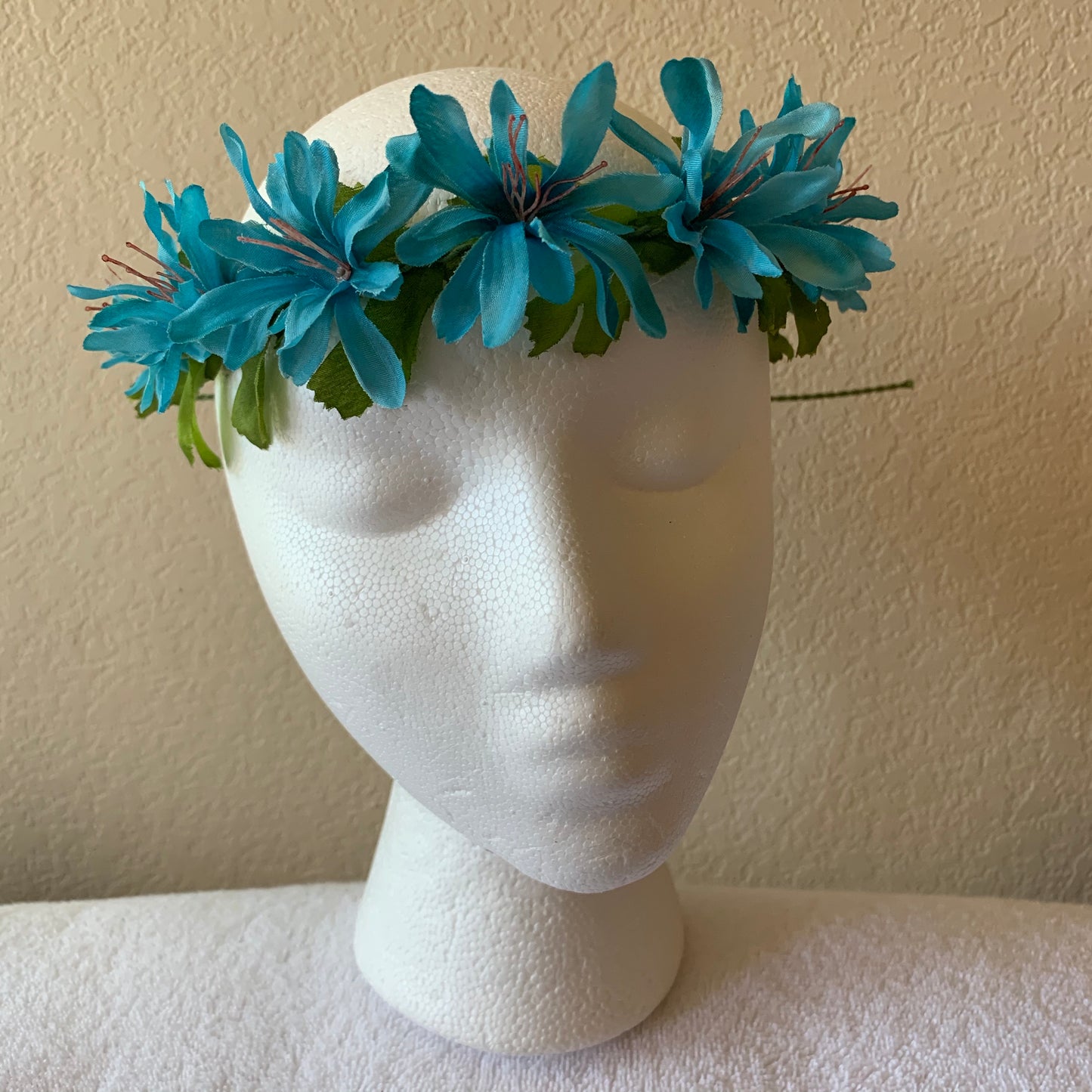Extra Small Wreath - Teal Pointy Flowers