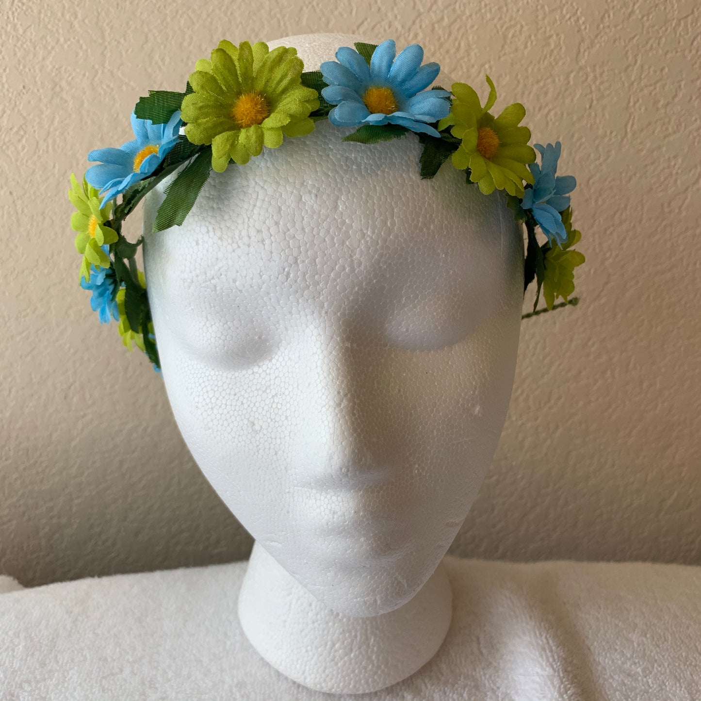 Extra Small Wreath - Light Blue and Lime Daisies