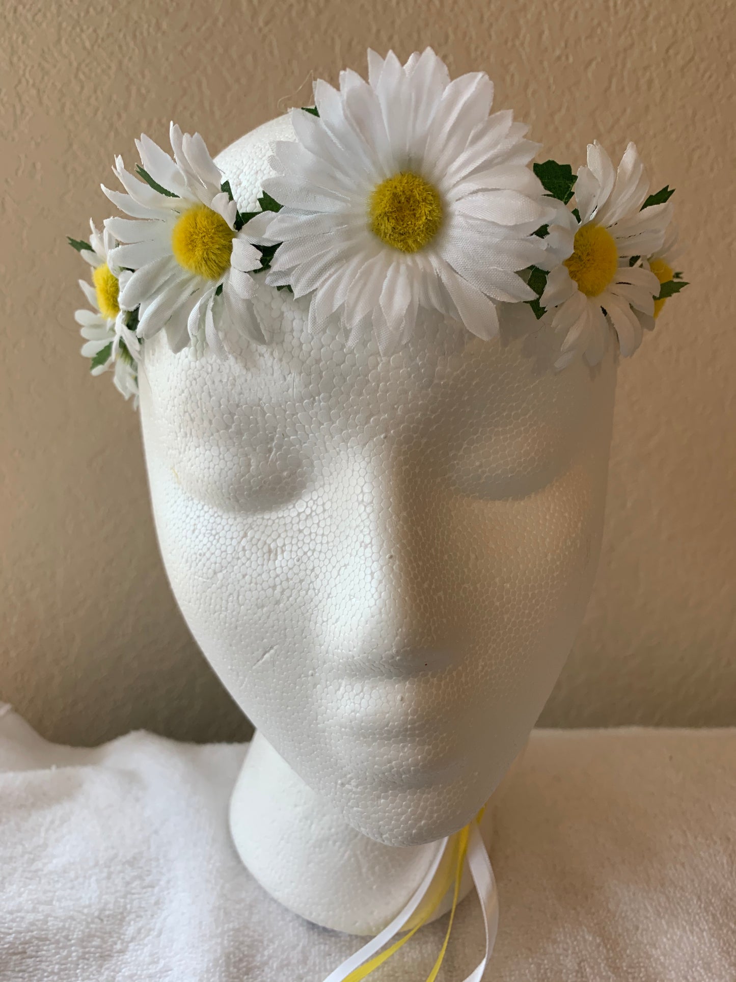 Extra Small Wreath - Large White Daisies