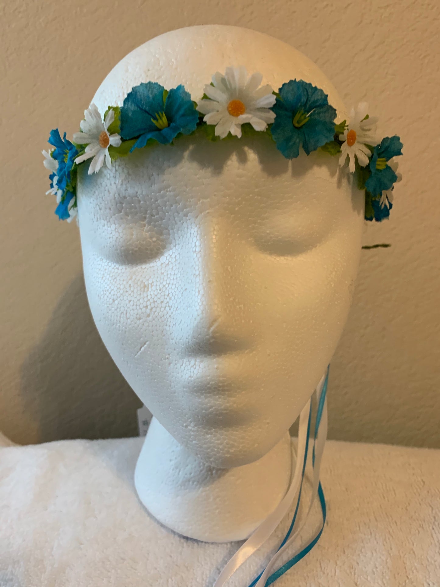 Extra Small Wreath - Teal and White Daisies